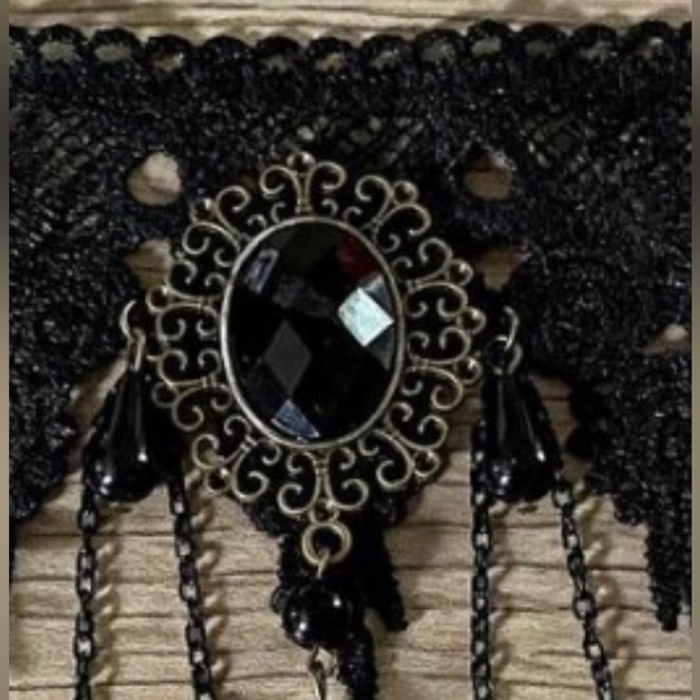 Black lace and chain choker